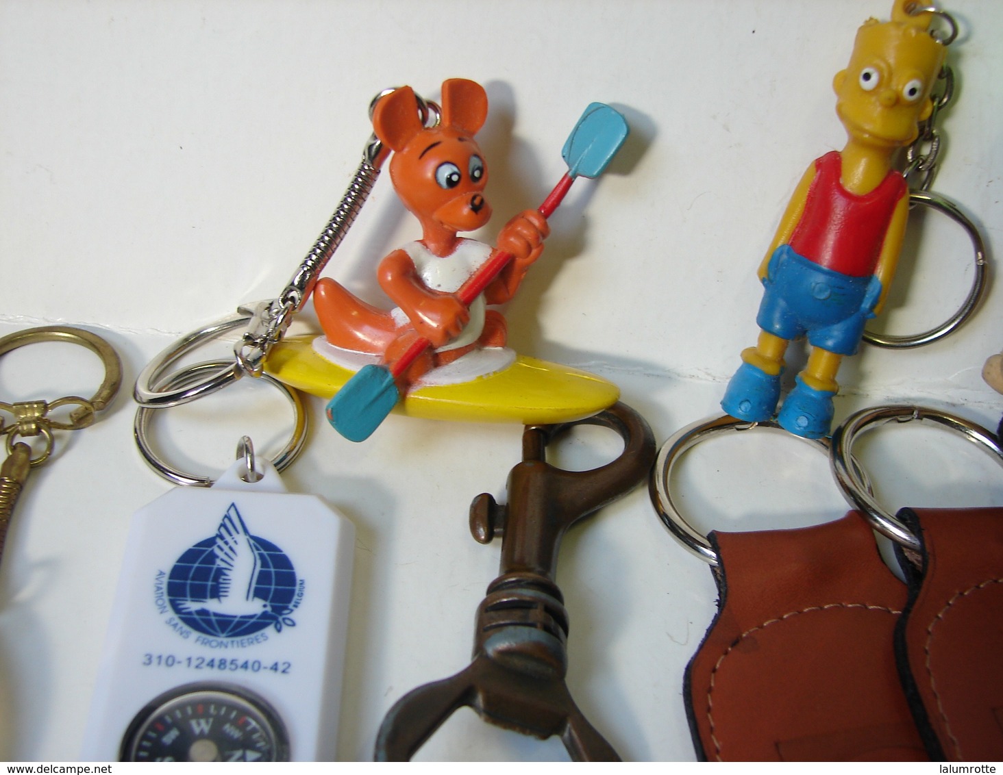 Lot. 1033. Lot de 32 porte clefs