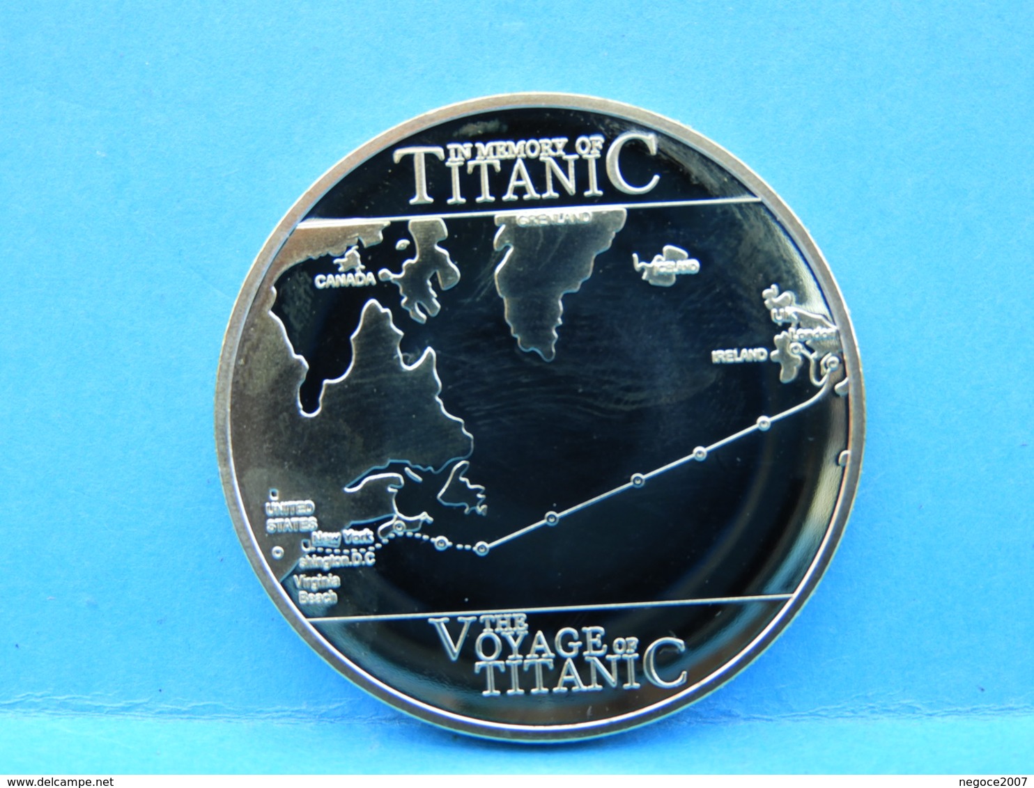 Belle Piéce Dorée Neuve ( Théme Titanic ) Diamétre 4cms - Chine