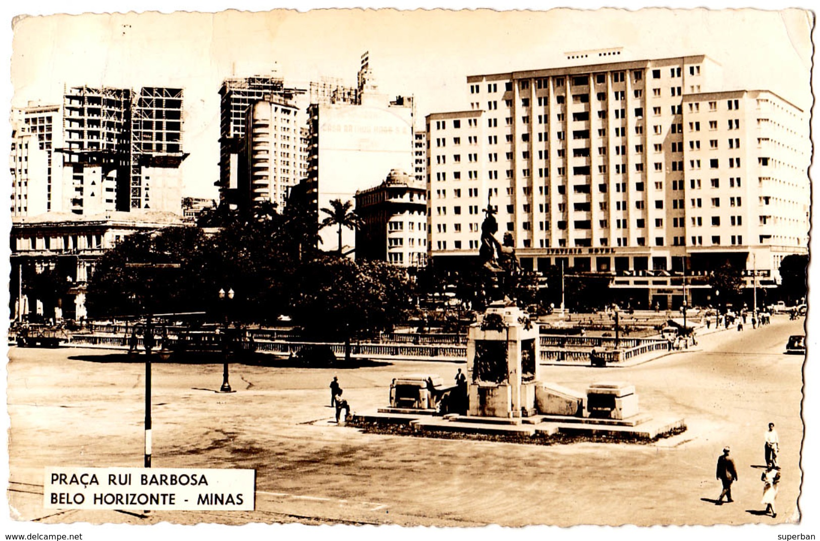 BELO HORIZONTE - MINAS : PRAÇA RUI BARBOSA - CARTE VRAIE PHOTO / REAL PHOTO POSTCARD - ANNÉE / YEAR ~ 1960 (aa572) - Belo Horizonte