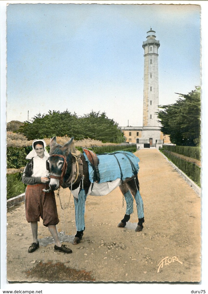 CPSM * ILE DE RÉ  Rhétaise ( Rétaise ) Et Son Âne En Culotte Devant Le Phare Des Baleines - Ecrite - Ile De Ré