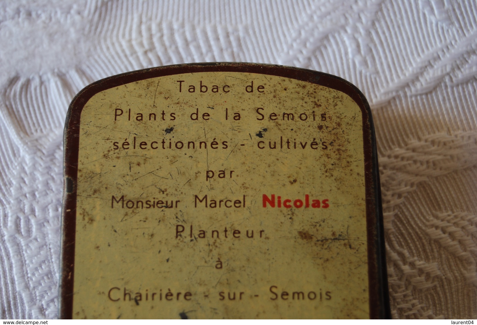 VRESSE. CHAIRIERE. TABACS MARCEL NICOLAS AUX ENGRAIS LEURQUIN. RARE ANCIENNE BOITE A TABAC. - Vresse-sur-Semois