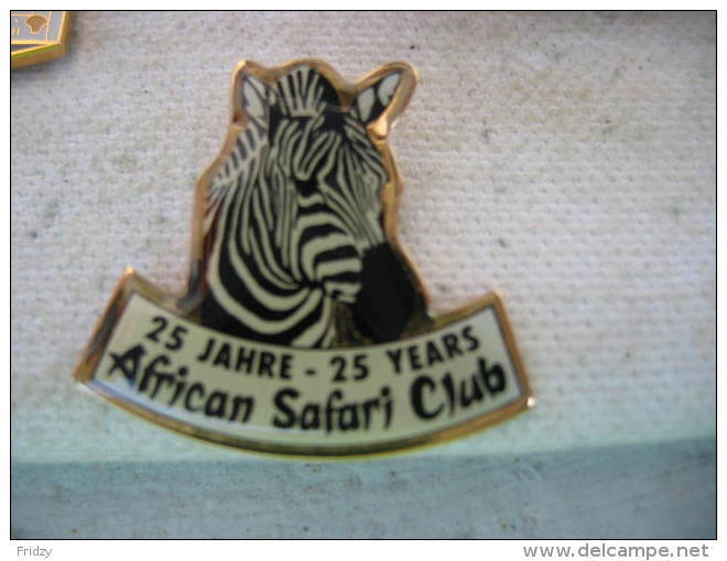Pin's Des 25 Ans De L'African Safari Club. ZEBRE - Dieren