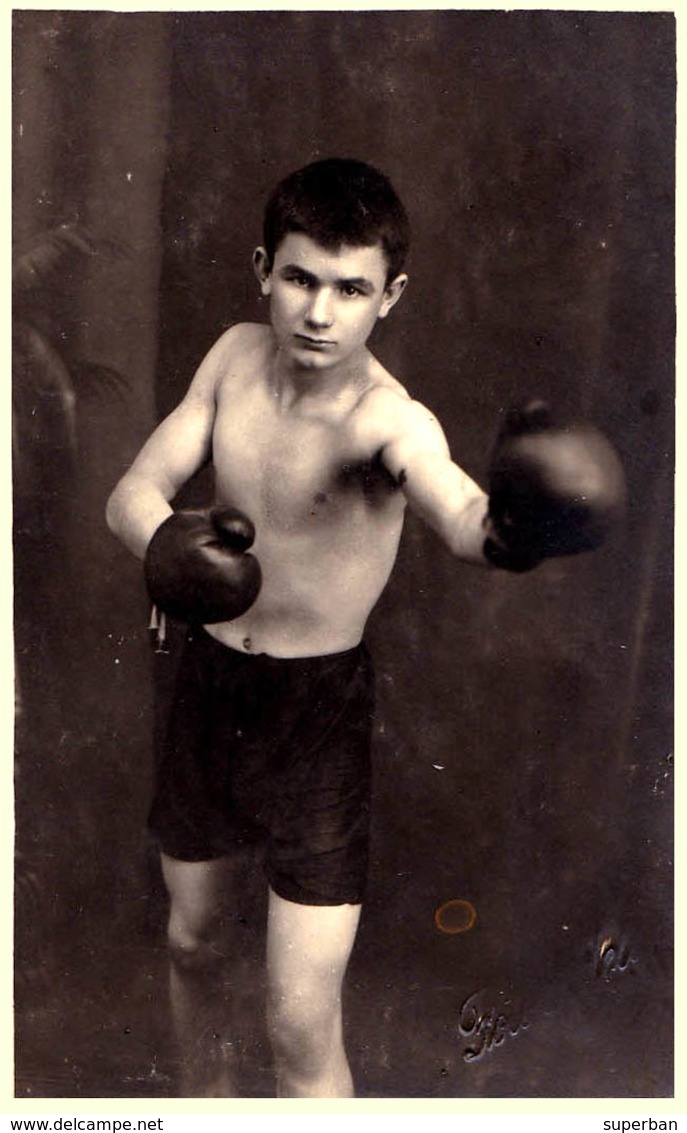 ROUMANIE / ROMANIA : BOXE / BOXING ~ 1929 - '93 : BOXEUR : BRÂNZEI  - CARTE VRAIE PHOTO / REAL PHOTO - RRR (aa589) - Boxe