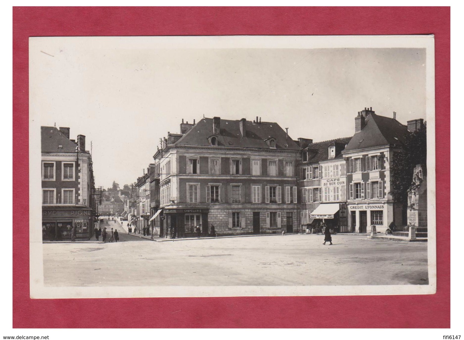 FRANCE -- INDRE -- LE BLANC --PLACE MARECHAL PETAIN ET RUE DU PONT-- CARTE AVANT 1945 -- - Le Blanc