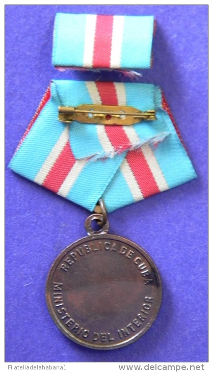 *O311 CUBA MILITAR MEDAL. MININT. DISTINGUISHED SERVICE - Autres & Non Classés