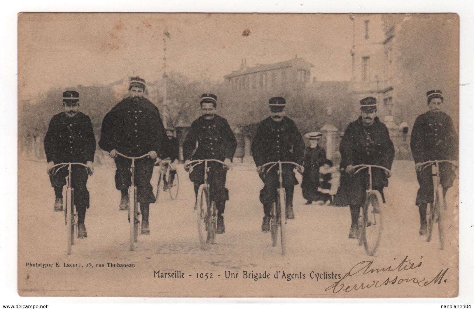 **CPA - 13  -  Marseille -  1052 - Une Brigade D'agents Cyclistes - Lacour - Non Classés