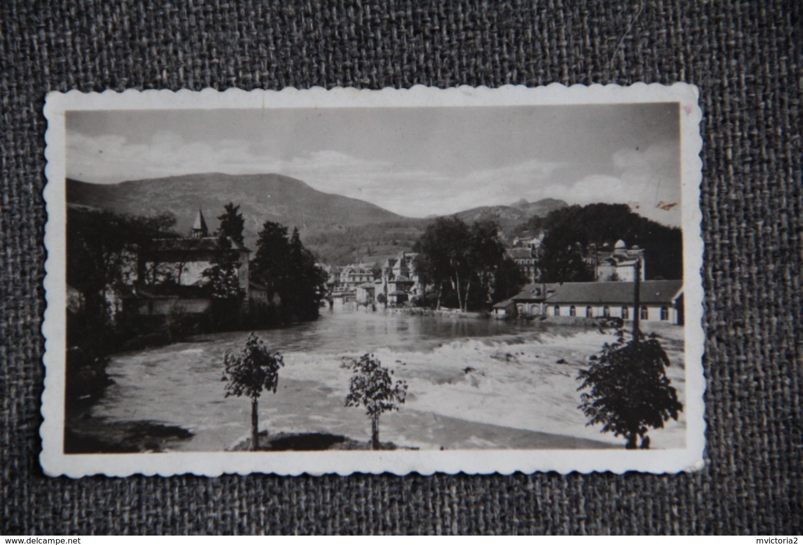 Photographie Originale : LOURDES - La Chute Du Gave ( 11 X 6,5 Cm). - Lieux