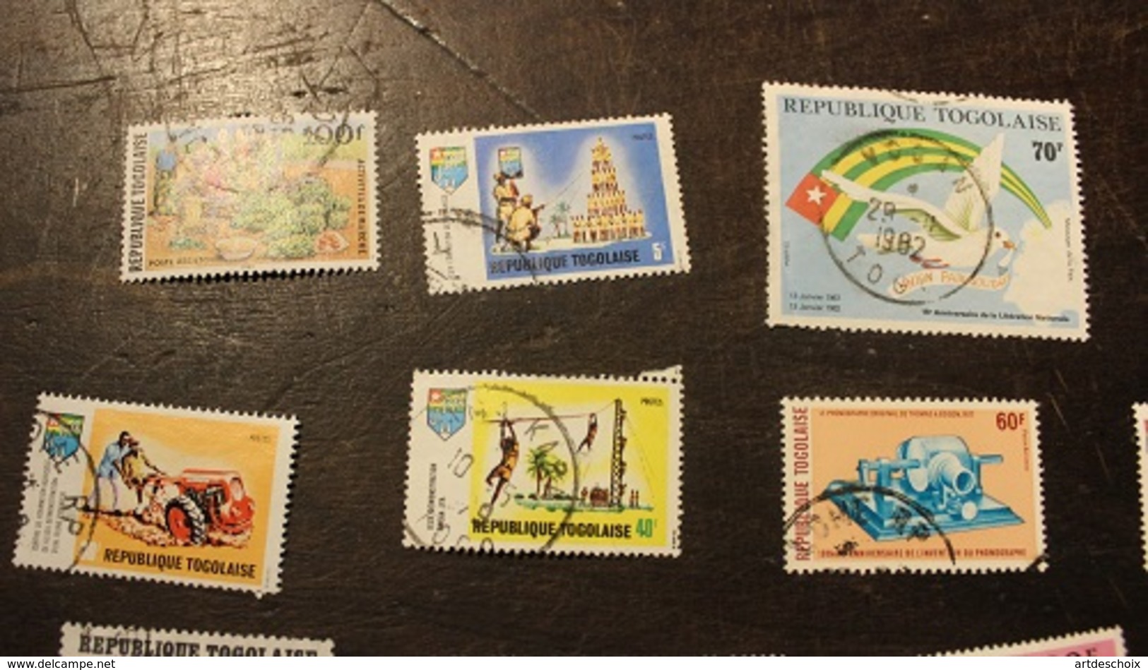 LOT DE 15  TIMBRES  TOGO OBLITERES SANS CHARNIERE - Togo (1960-...)