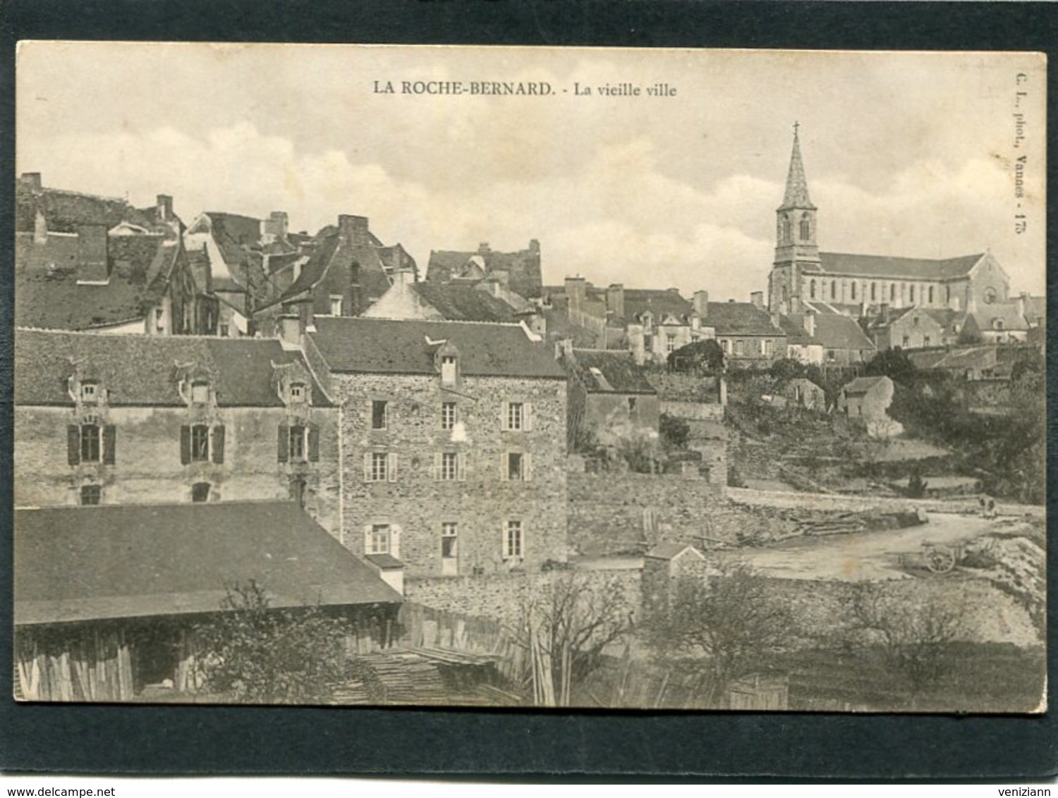 CPA - LA ROCHE BERNARD - La Vieille Ville  (dos Non Divisé) - La Roche-Bernard