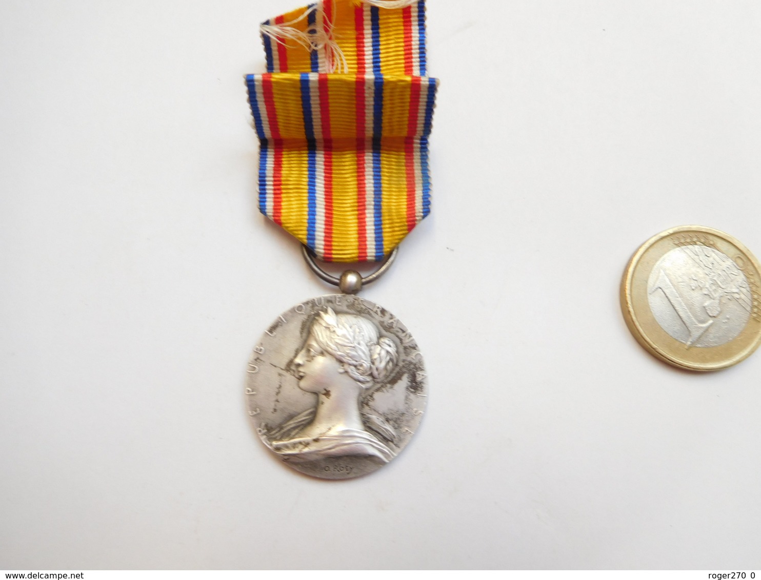 Belle Médaille ( No Pin's ), Sapeurs Pompiers , Ministére De L'Intérieur - Bomberos
