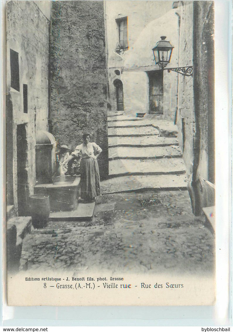 CPA 06 Alpes Maritimes Grasse - Vieille Rue - Rue Des Soeurs - Fontaine - Non Circulée - Femme - Grasse