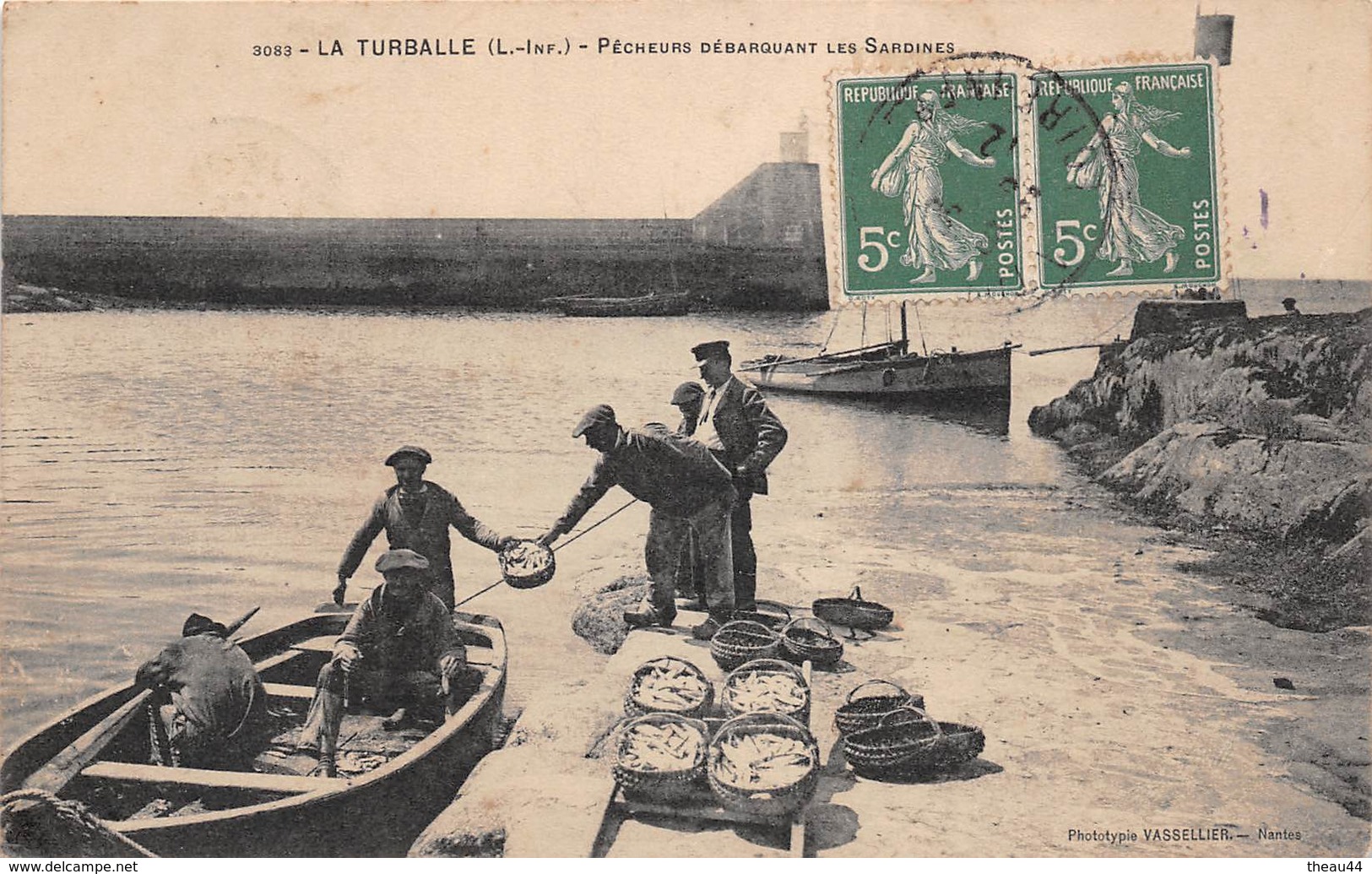 ¤¤  -  LA TURBALLE  -   Pêcheurs Débarquant Les Sardines   -  ¤¤ - La Turballe