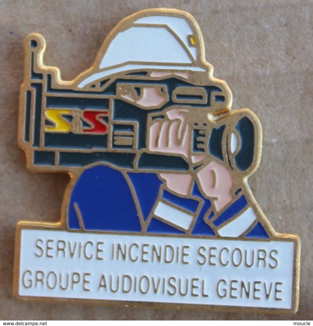SAPEURS POMPIERS - GENEVE - SUISSE - SERVICE INCENDIE ET DE SECOURS - SIS  - GROUPE AUDIOVISUEL- CAMERA -     (21) - Firemen