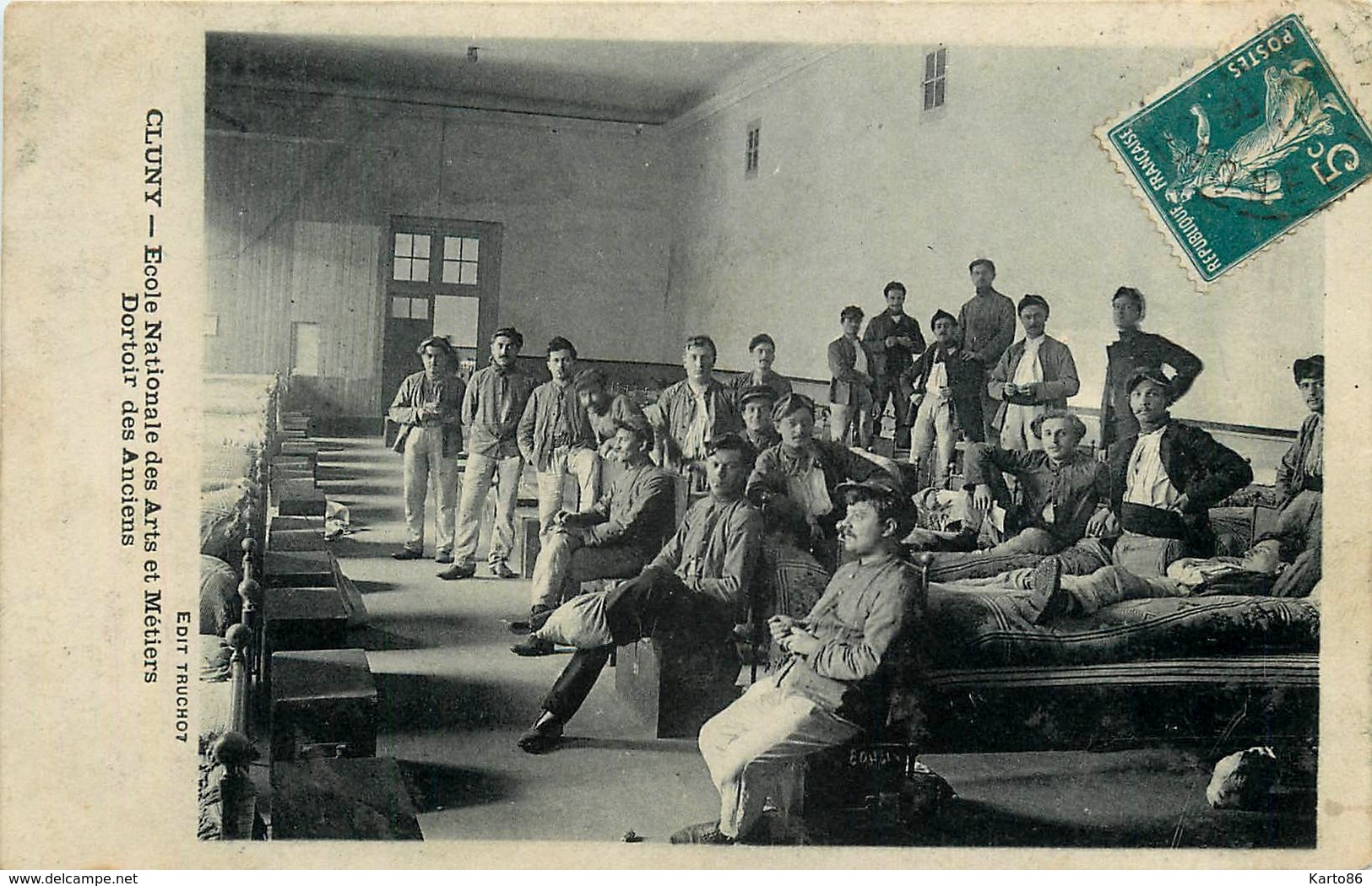 Cluny * école Nationale Des Arts Et Métiers * Dortoir Des Anciens - Cluny