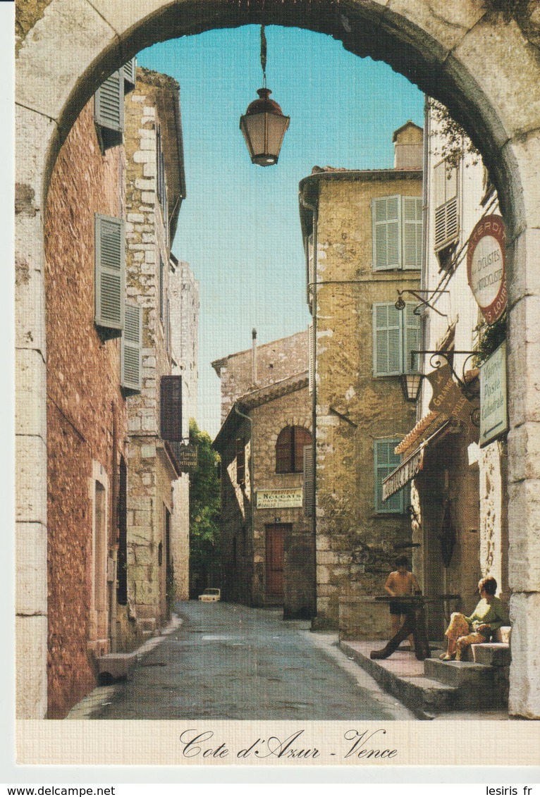 C. P. - PHOTO - VENCE LA JOLIE - UNE VIEILLE RUE PITTORESQUE - 88-167 - S. E. P. T. - Vence