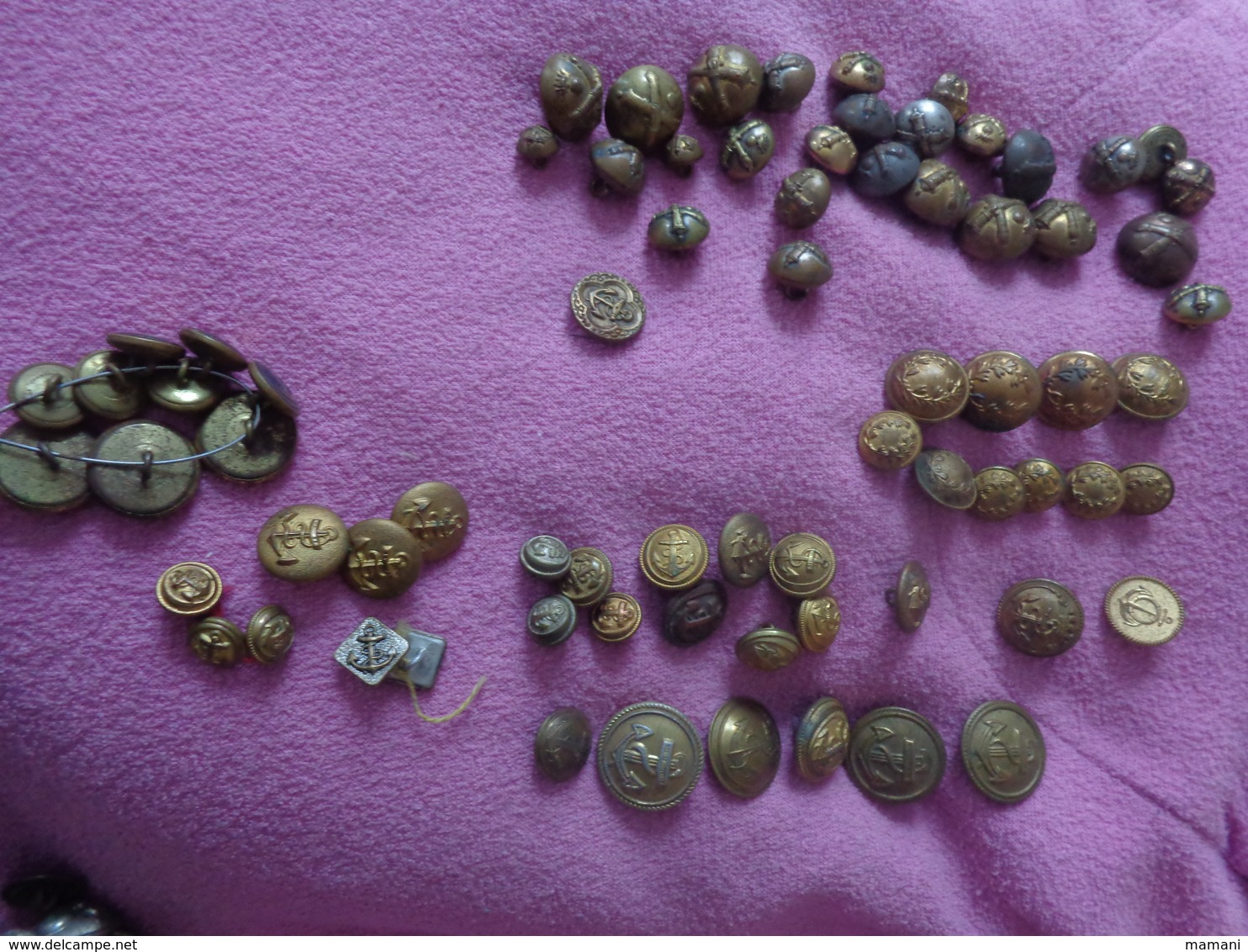 Lot De Boutons Militaria Marine Sapeur Pompier Et Autres..... - Boutons