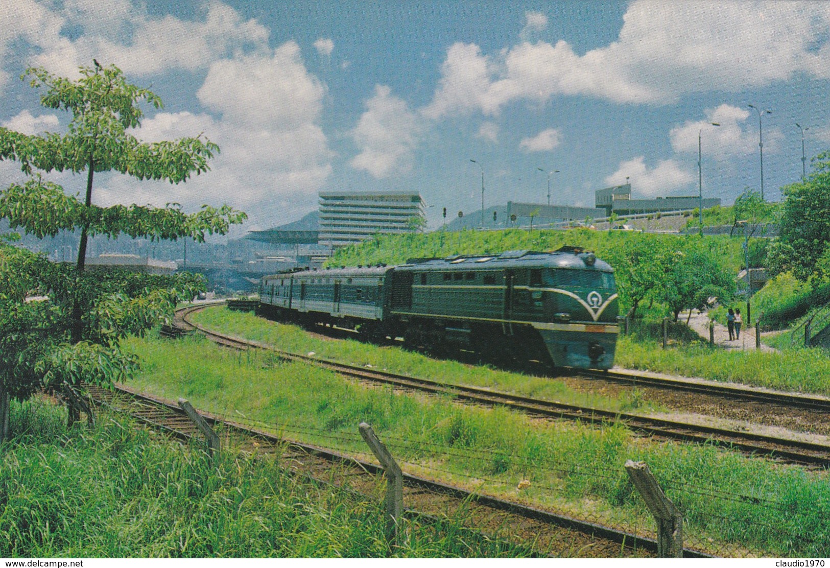 CARTOLINA - HONG KONG - THE TRAIN FROM KOWLOON TO GUANGZHAU CINA - Cina (Hong Kong)