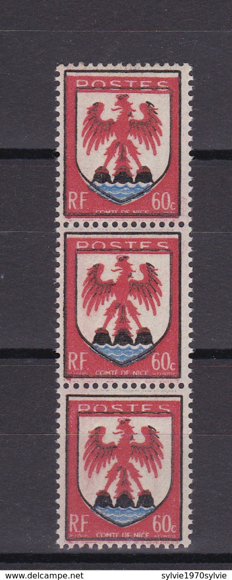 FRANCE/ N° 758  BANDE DE TROIS  NEUF   SANS   CHARNIERE  VARIETE CADRE DECALE - Non Classés