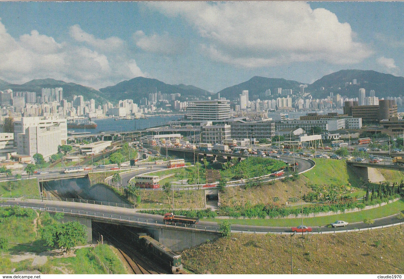 CARTOLINA - HONG KONG - THE EXIT AND ENTRANCE OF THE CROSS HARBOUR TUNNEL - Cina (Hong Kong)