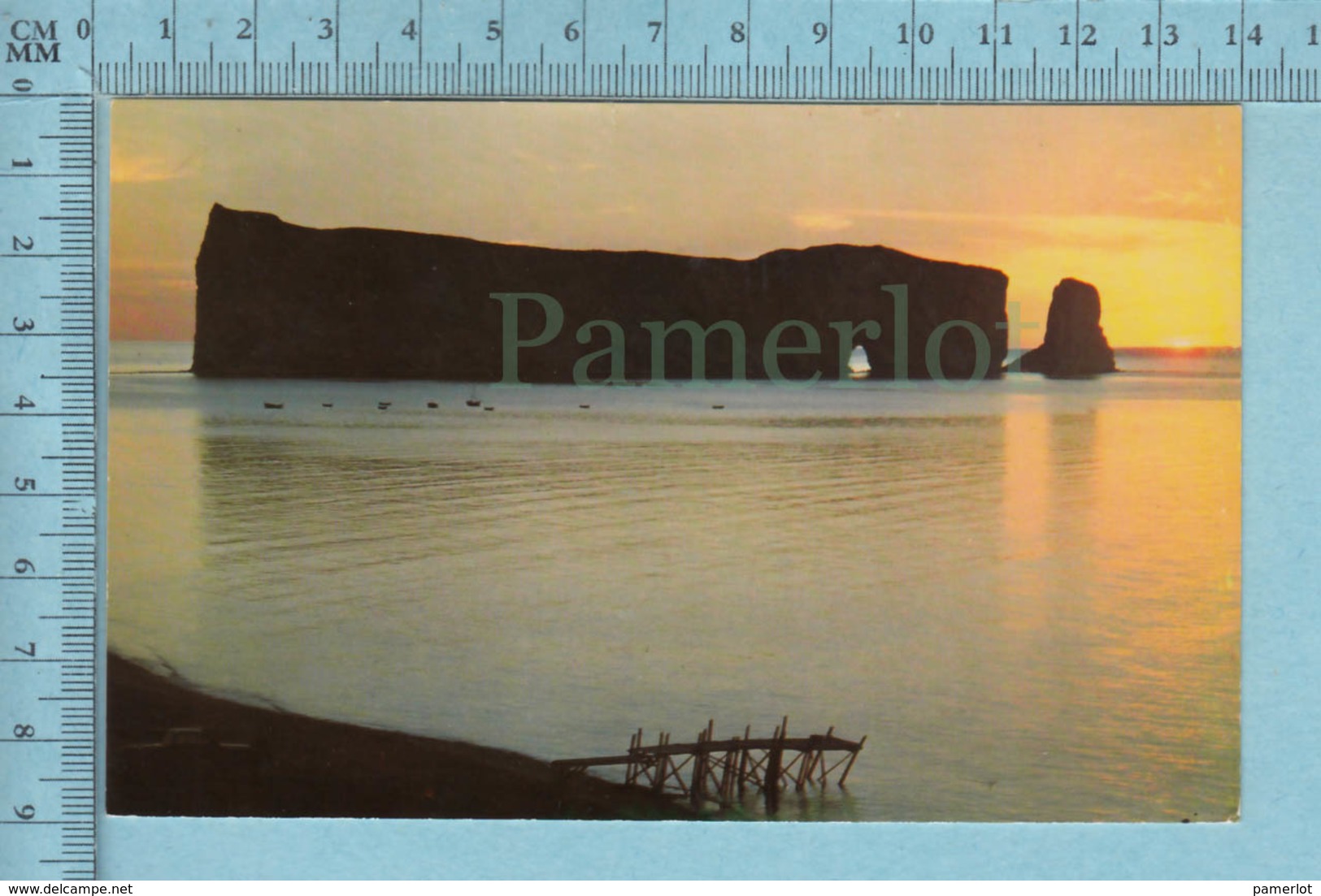 Gaspe Quebec - Le Rocher Au Levé De Soleil - A Servit En 1972+ Timbre CND -post Card Carte Postale - Percé