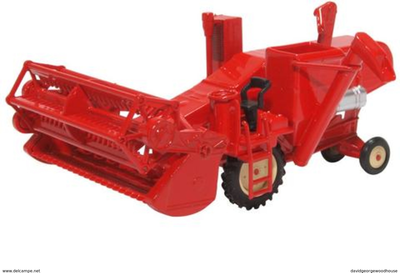 Combine Harvester Red. - Scale 1:76