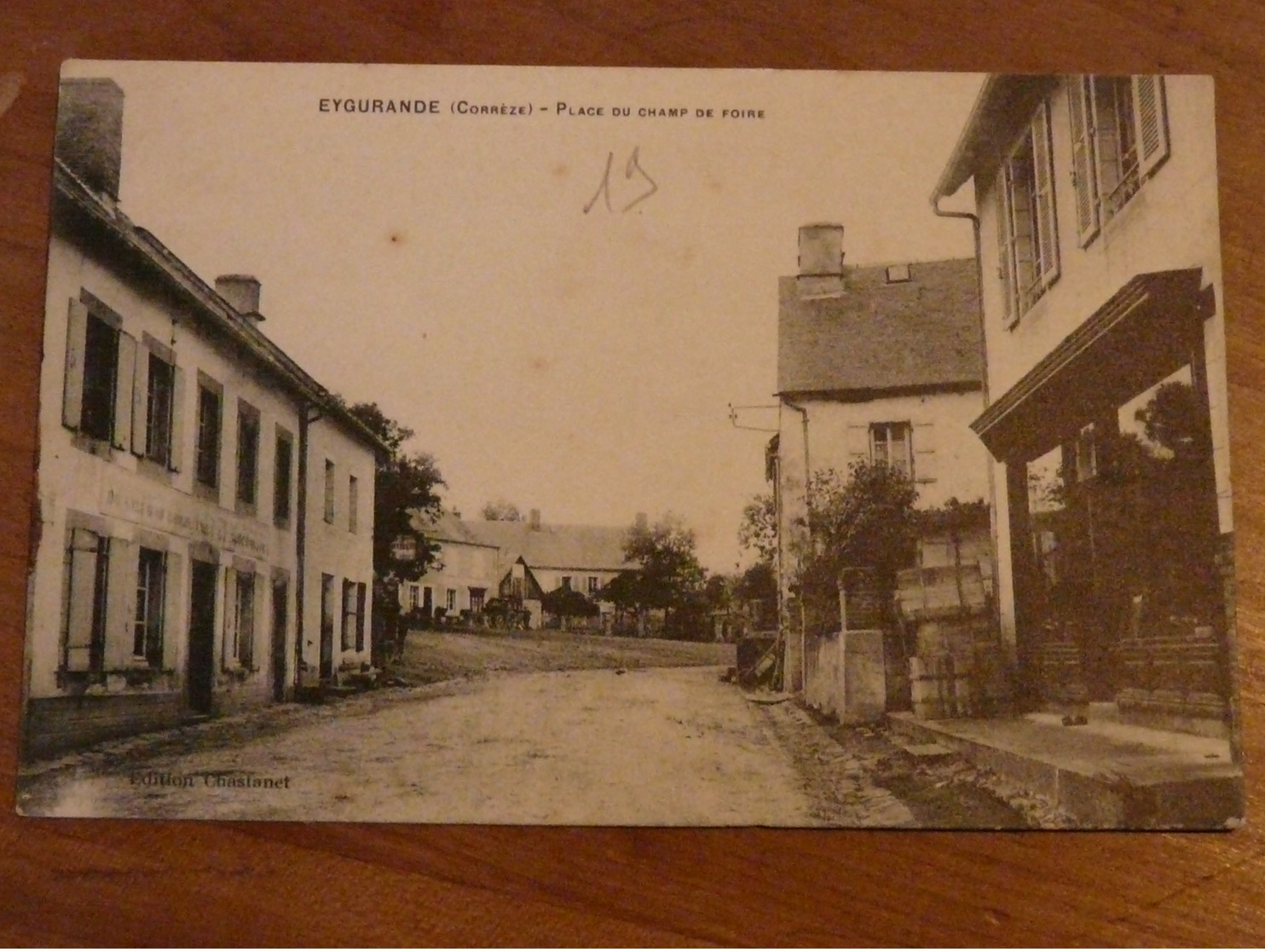 CPA 2 - Carte Postale Ancienne - Eygurande - Place Du Champ De Foire - Eygurande