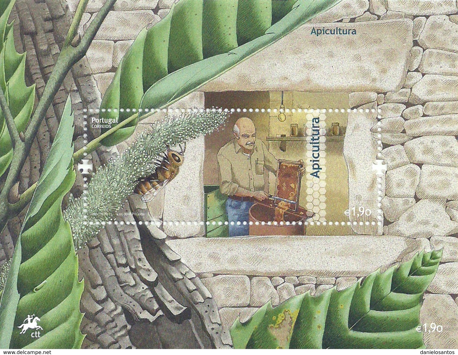 Portugal 2013 Apiculture Bees Honeycomb Souvenir Sheet MNH - Factories & Industries