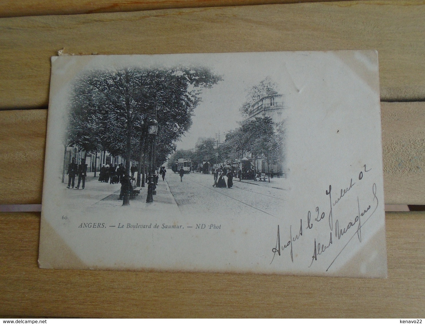 Carte Assez Rare De 1902 , Angers , Le Boulevard De Saumur " Carte Animée " "" Beaux Timbres Et Cachets Taxe "" - Angers