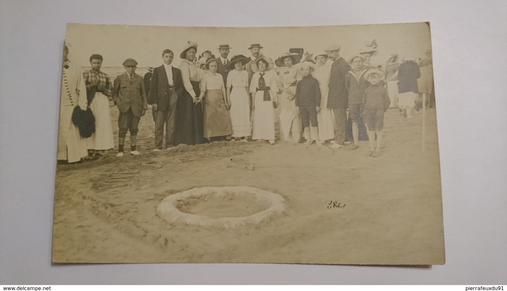 CPA CARTE POSTALE ANCIENNE ORIGINALE PHOTO DE GROUPE VACANCES A LA PLAGE FETE ENFANT ANIMATION BOURGEOISIE FRANCE 1900 - Réceptions