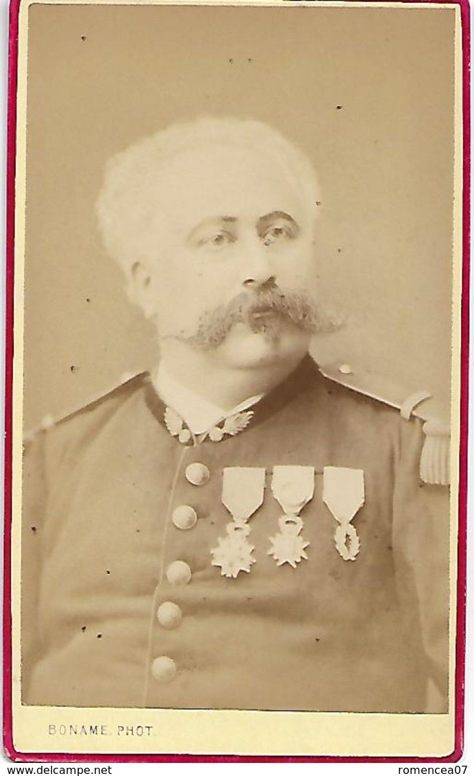 OFFICIERS D'un REGIMENT D'INFANTERIE - Lot De 2 CDV - Par A. Boname, Photographie à Besançon (Doubs) - Fin XIXe - Guerre, Militaire