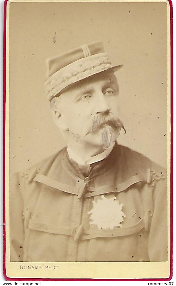 OFFICIERS D'un REGIMENT D'INFANTERIE - Lot De 2 CDV - Par A. Boname, Photographie à Besançon (Doubs) - Fin XIXe - Guerre, Militaire