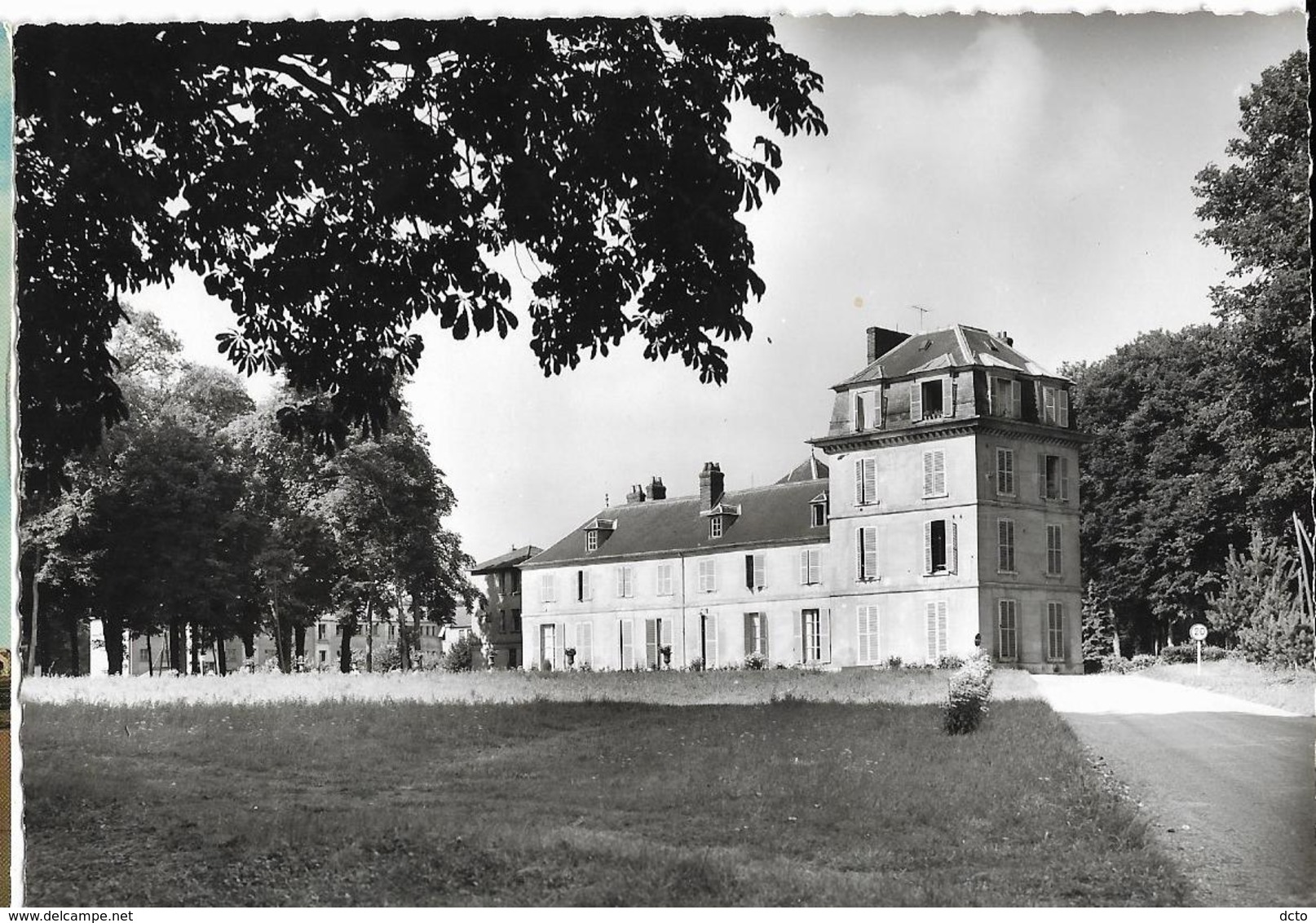 Château De MAGNANVILLE  Maison De Retraite Ass. Leopold Bellan Un Pavillon, XVIII° S Ed. Bertin - Magnanville