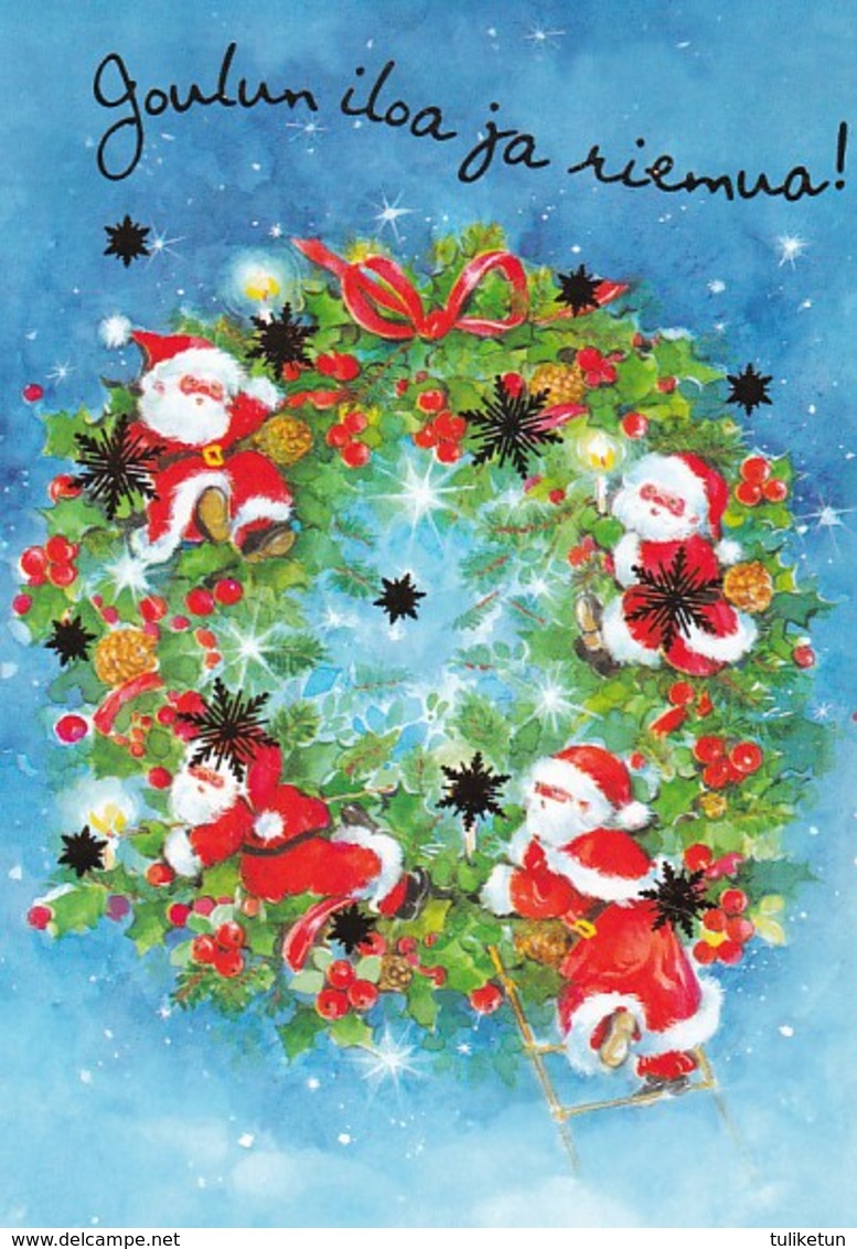 Santa Clauses On Christmas Wreath - Santa Claus