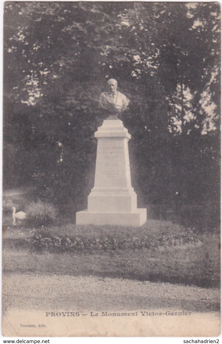 77. PROVINS. Le Monument Victor-Garnier - Provins