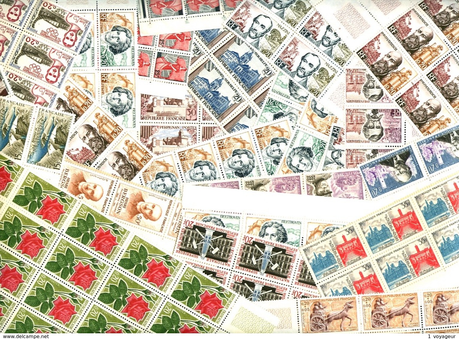 FRANCE - 300 Grammes De Timbres NEUFS - Isolés, Blocs Et Fragments De Feuilles - Ttes époques - Ts états - Nombreux N**. - Vrac (min 1000 Timbres)