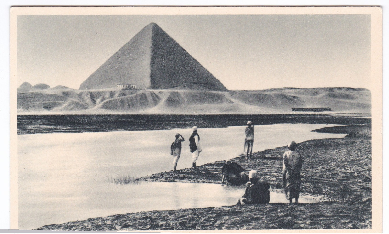 Pyramide De Giseh Et Le Nil - Gizeh