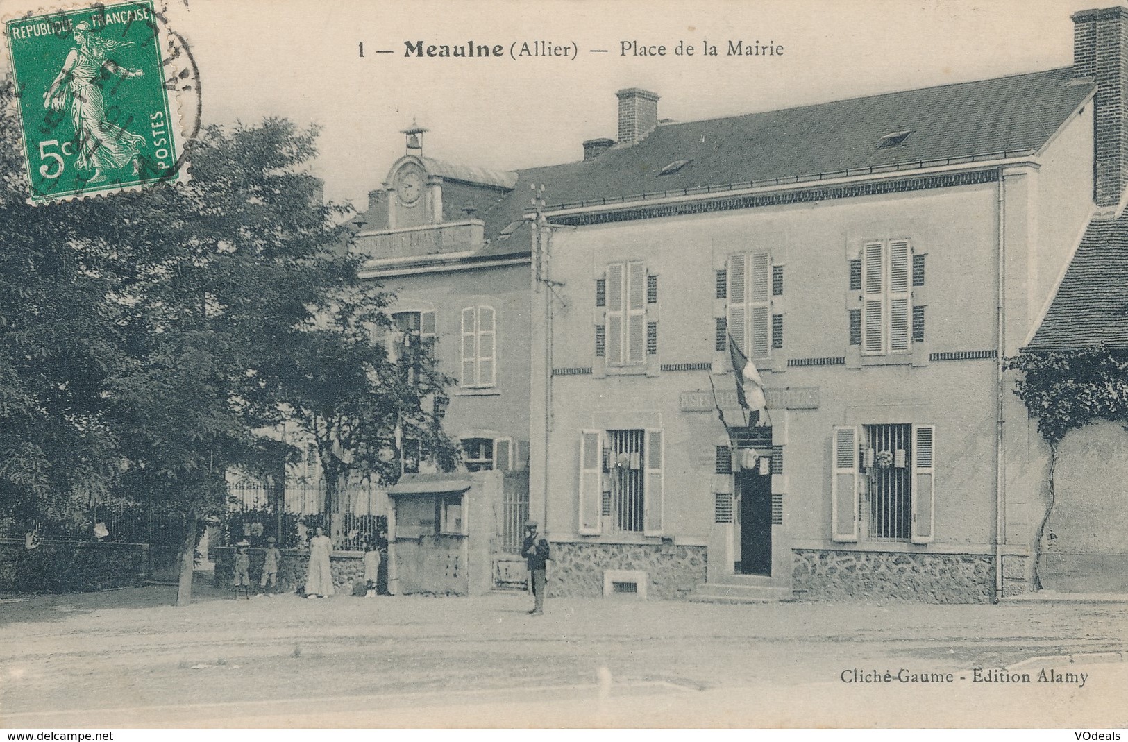 CPA - France - (03) Allier - Meaulne - Place De La Mairie - Other & Unclassified