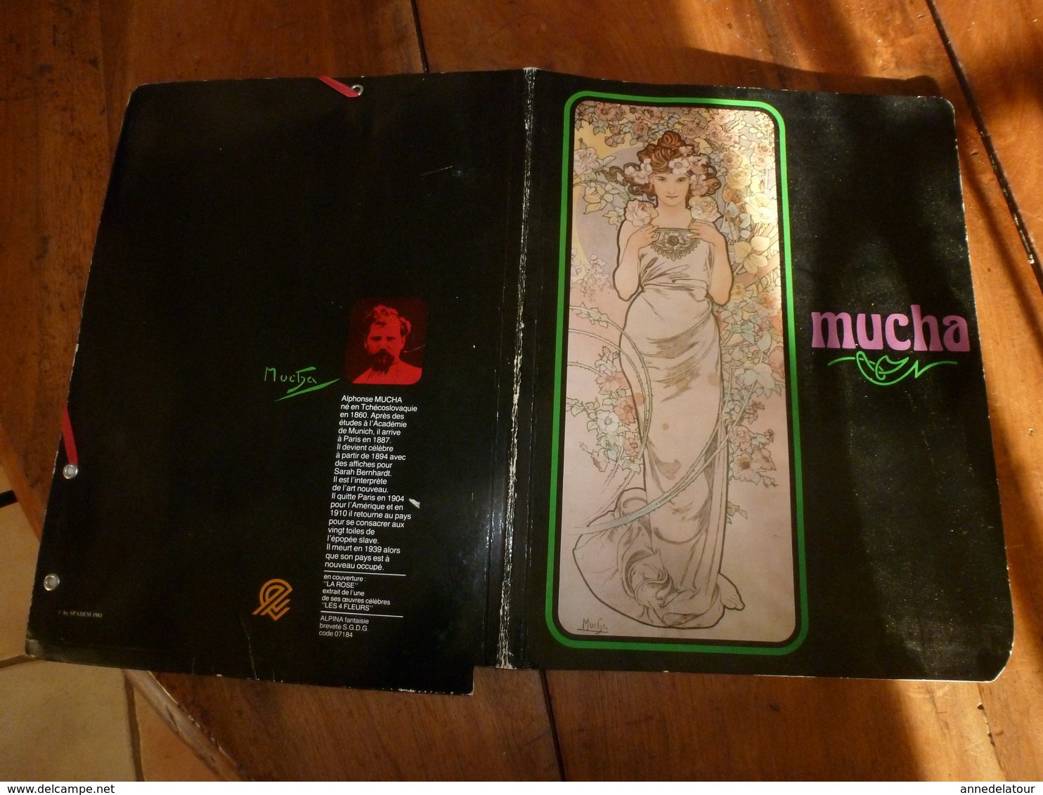 Ancien Classeur A Pochette Avec Illustration "La Rose" ,par MUCHA Extrait De Son œuvre "Les 4 Fleurs" ) - Autres & Non Classés