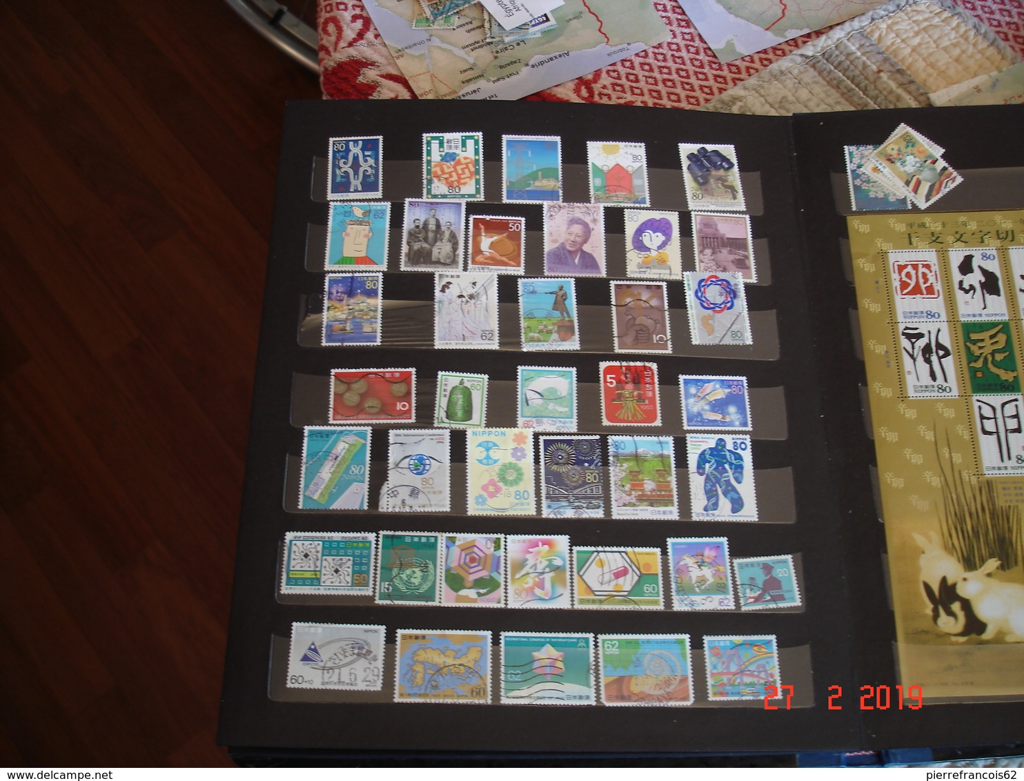 ALBUM RENFERMANT COLLECTION DE TIMBRES OBLITERES DU JAPON