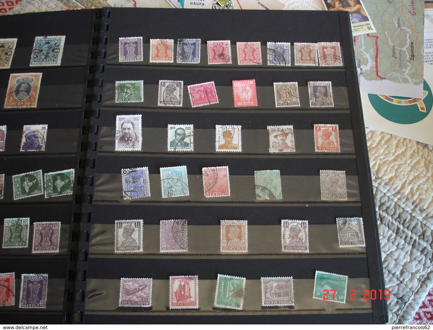 ALBUM RENFERMANT COLLECTION DE TIMBRES OBLITERES SUR L'INDE ET LES PAYS VOISINS