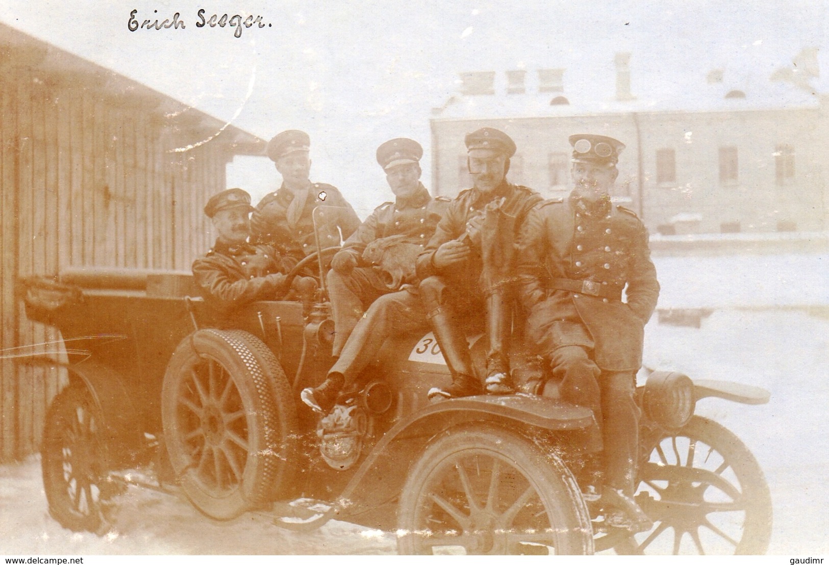 CARTE PHOTO ALLEMANDE - LITHUANIA LITUANIE - AUTOMOBILE ET OFFICIERS A WILNA - VILNIUS - GUERRE 1914 1918 - 1914-18