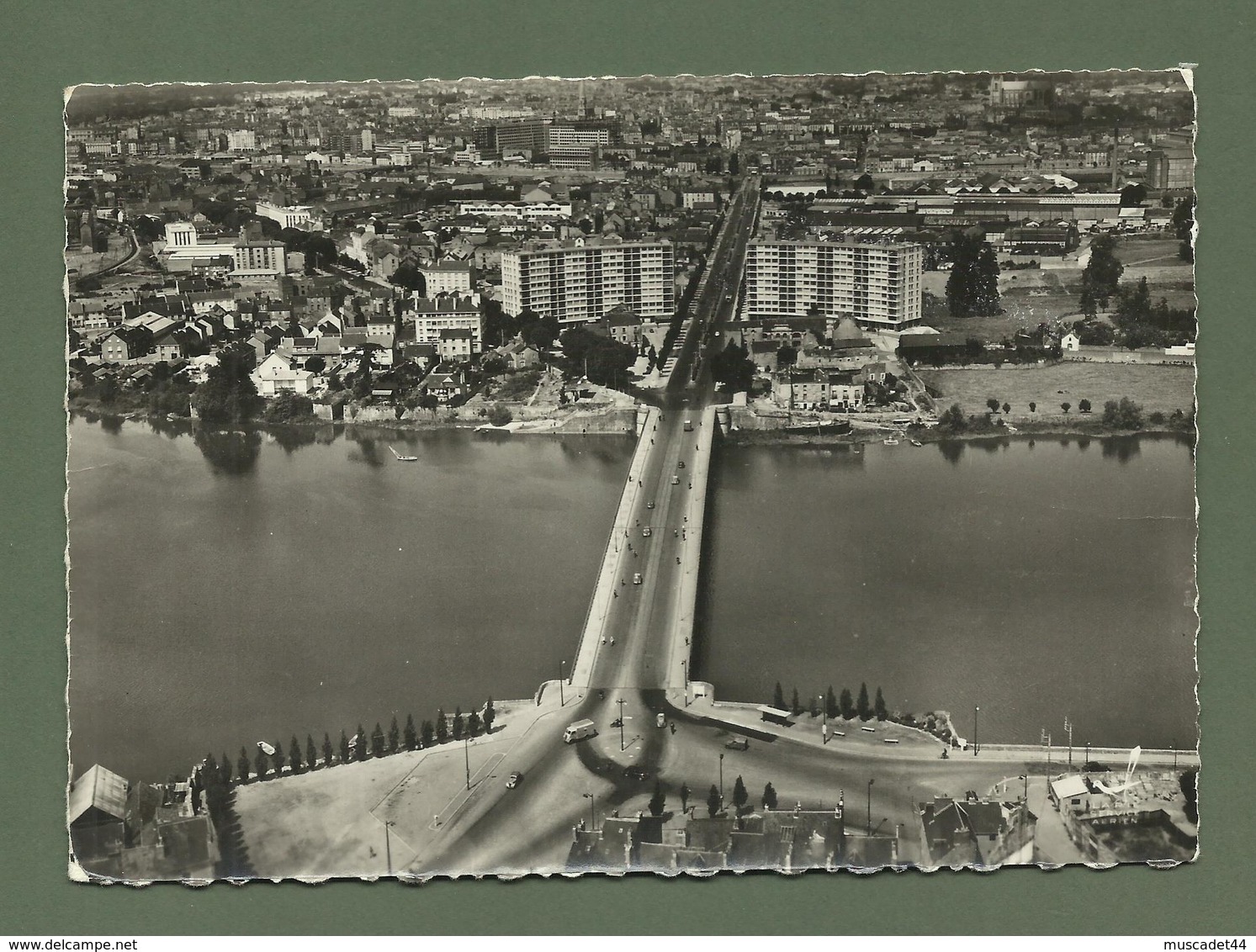 CARTE POSTALE LOIRE ATLANTIQUE  44 EN AVION AU DESSUS DE NANTES LE PONT DE PIRMIL - Nantes