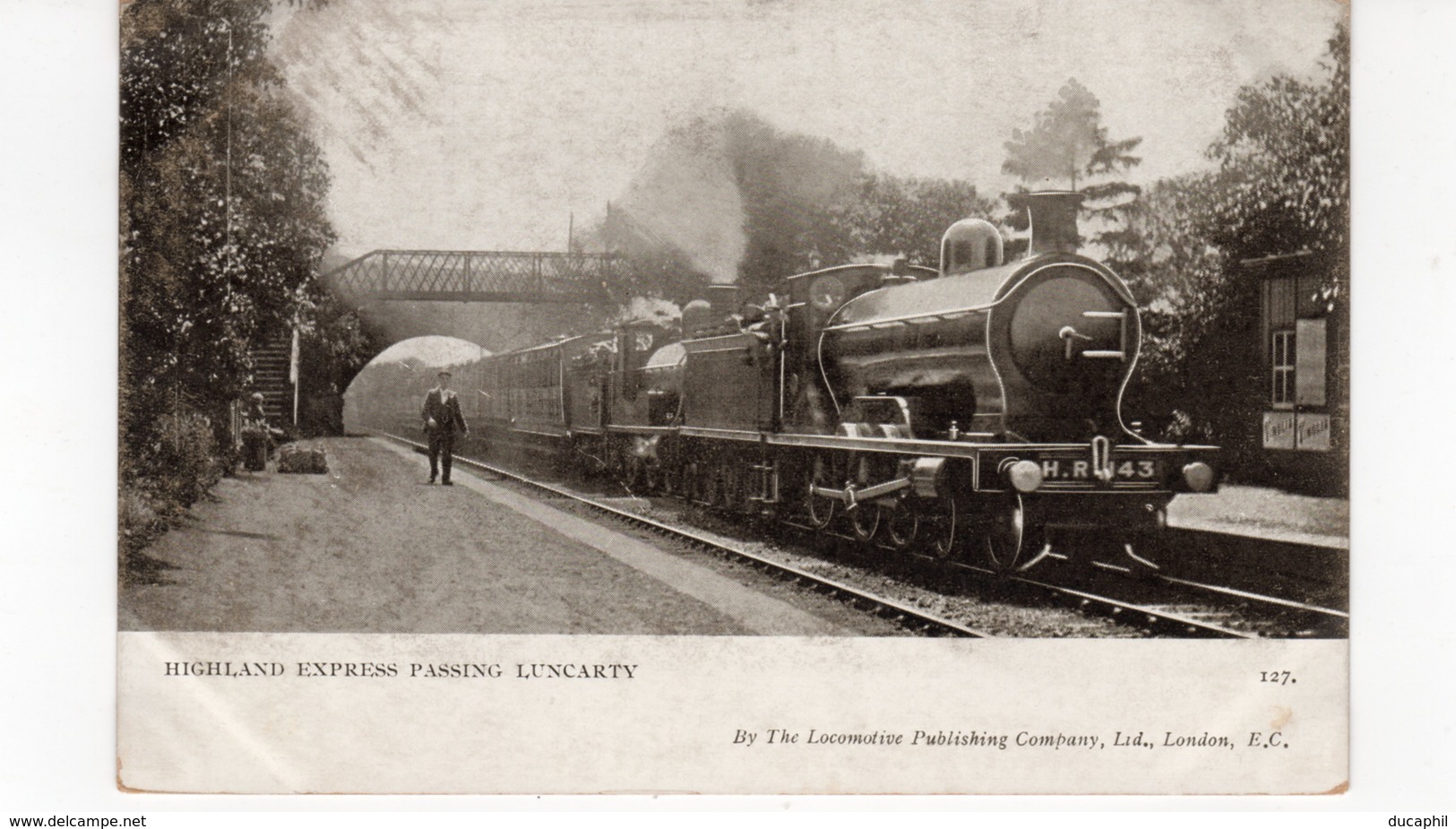 LES LOCOMOTIVES (Royaume-Uni) HIGHLAND EXPRESS PASSING LUNCARTY. - Eisenbahnen