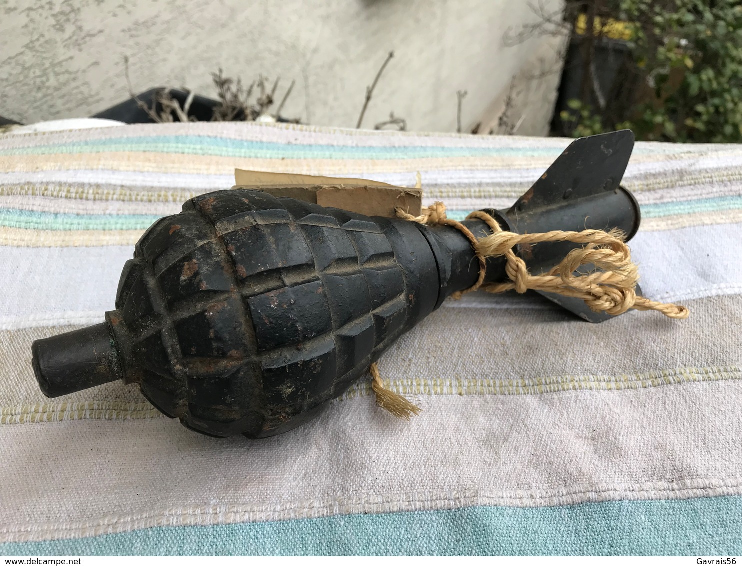 Grenade pigeon allemande modèle 1913 pour mortier granatenwerfer totalement vide et hors de fonction objet de collection