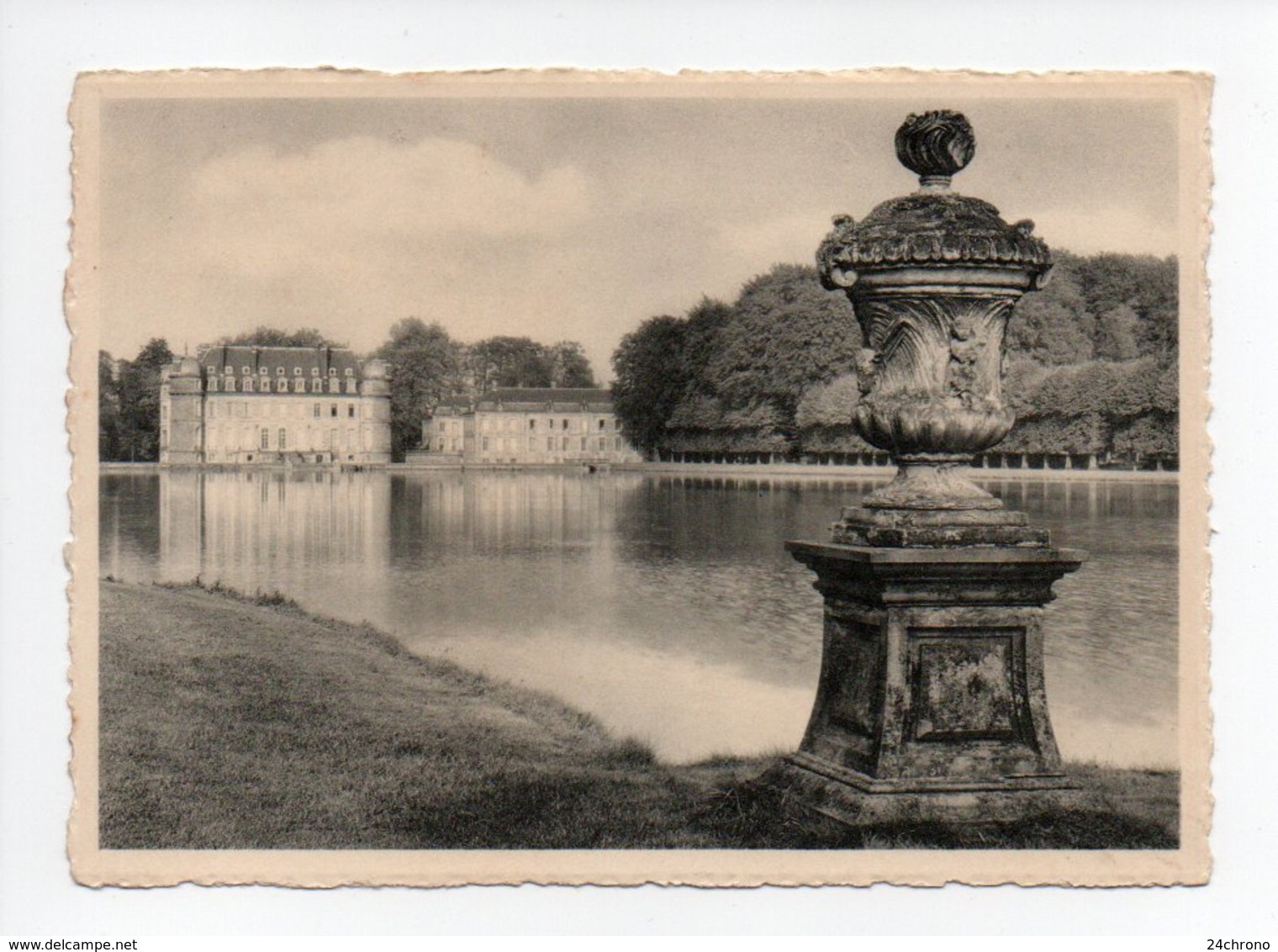 Belgique: Hainaut, Chateau De Beloeil, Le Chateau Vu De La Piece D'Eau (19-317) - Beloeil