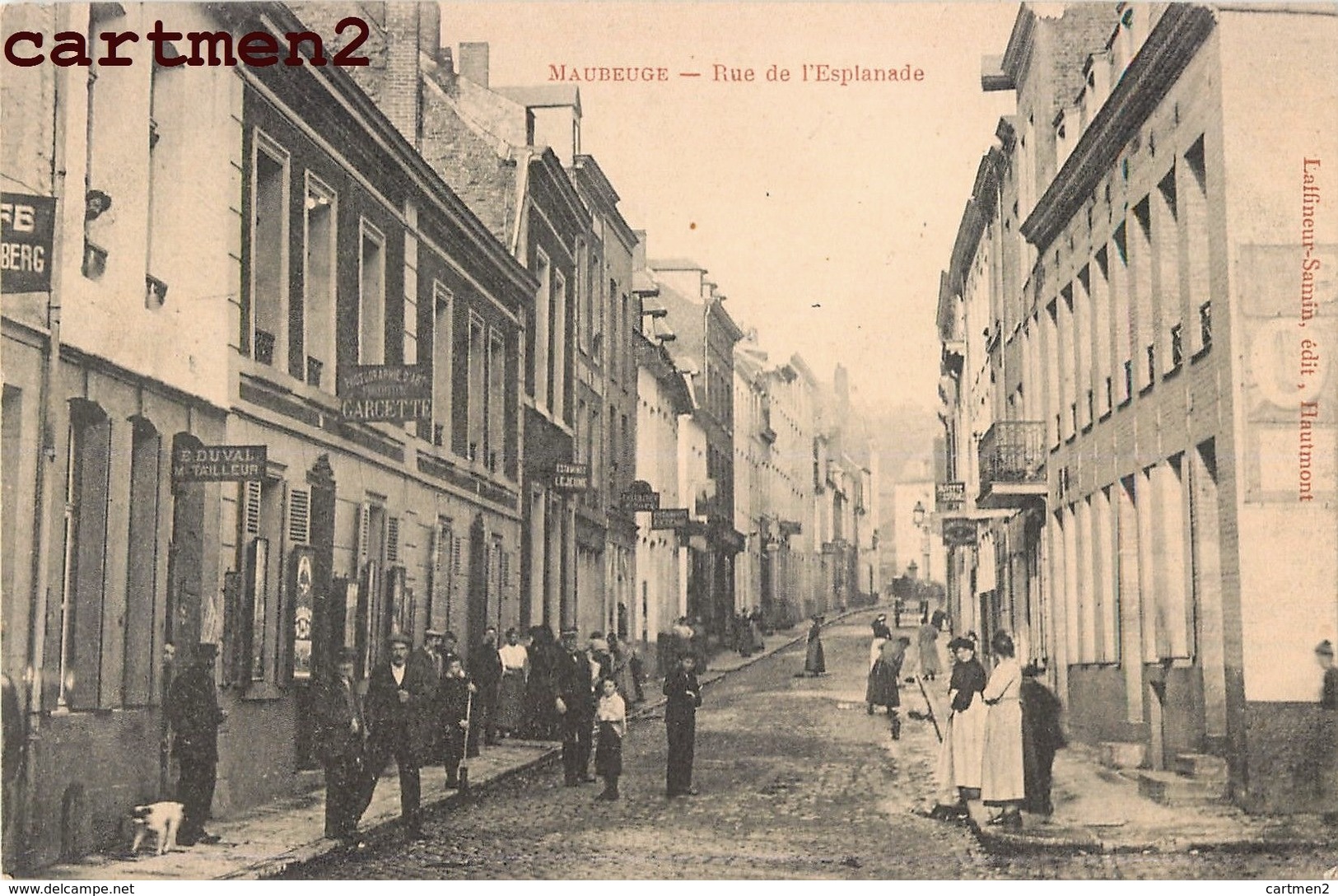 RARE CPA : MAUBEUGE RUE DE L'ESPLANADE ANIMEE 59 NORD - Maubeuge