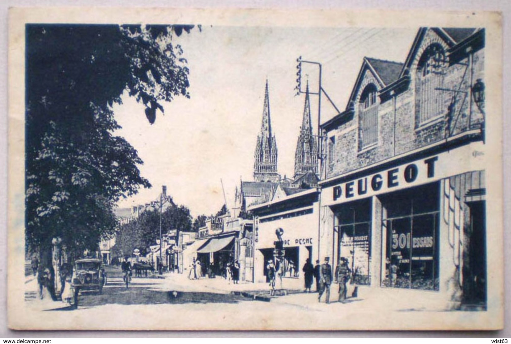 GARAGE PEUGEOT Quimper 1932 Boulevard Amiral De Kerguelen Lancement 301 Devanture Station Service Animée Militaires - Passenger Cars