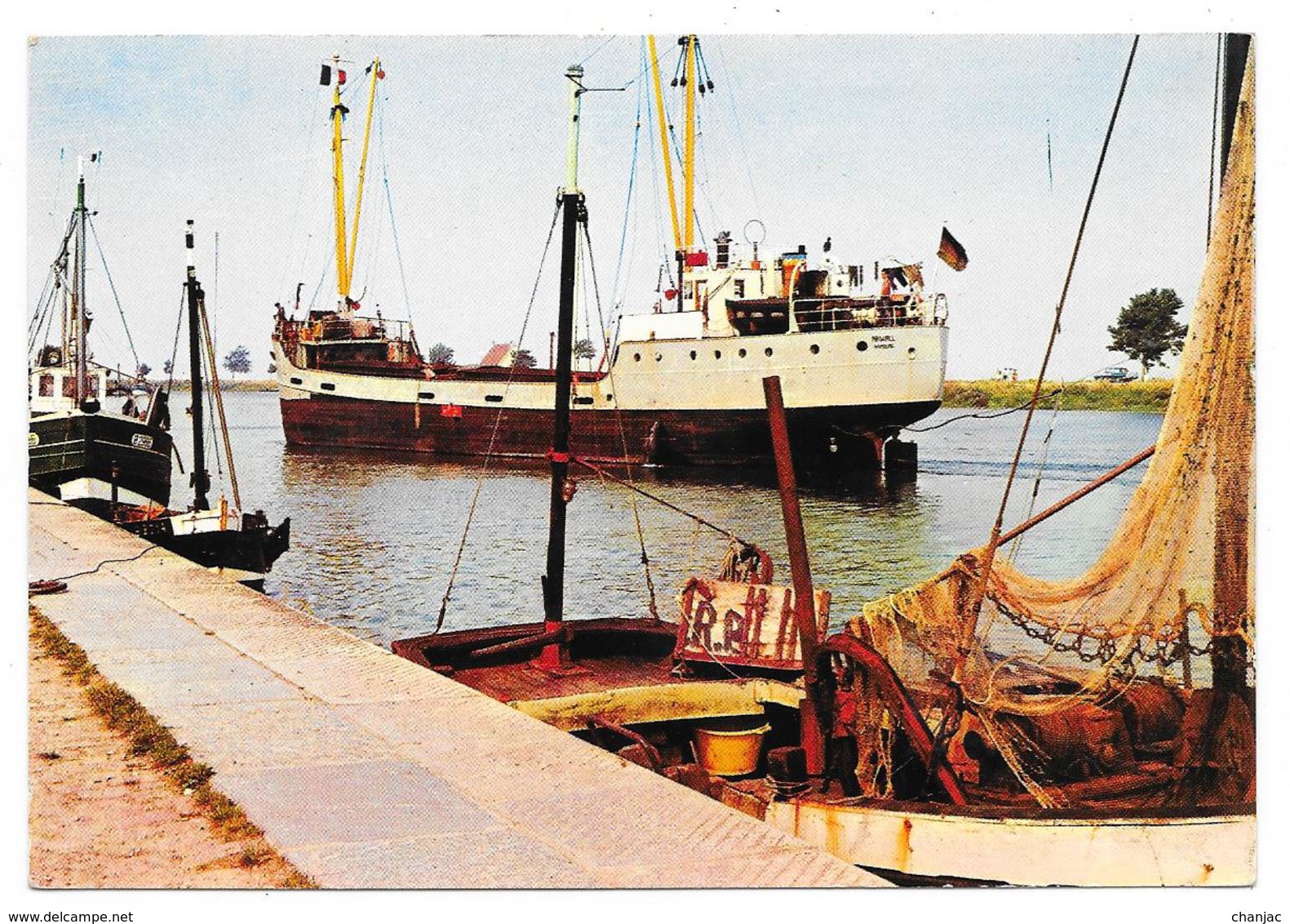 Cpsm: 80 SAINT VALERY SUR SOMME (ar. Abbeville) Le Port (Cargo "Priwall" Hambourg)  1970 (rare) - Saint Valery Sur Somme