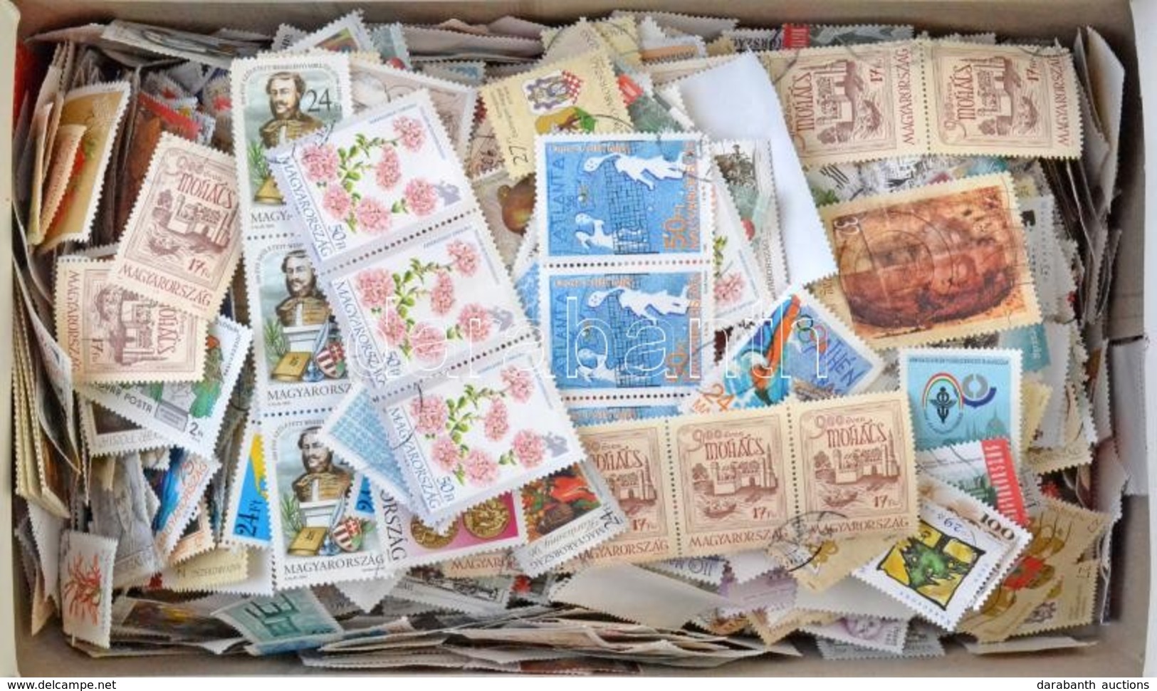 O Több Ezer Bélyeg Főleg A 90-es évekből Rengeteg Képessel, Cipős Dobozban / Thousands Of Stamps Mostly From The 1990-es - Andere & Zonder Classificatie