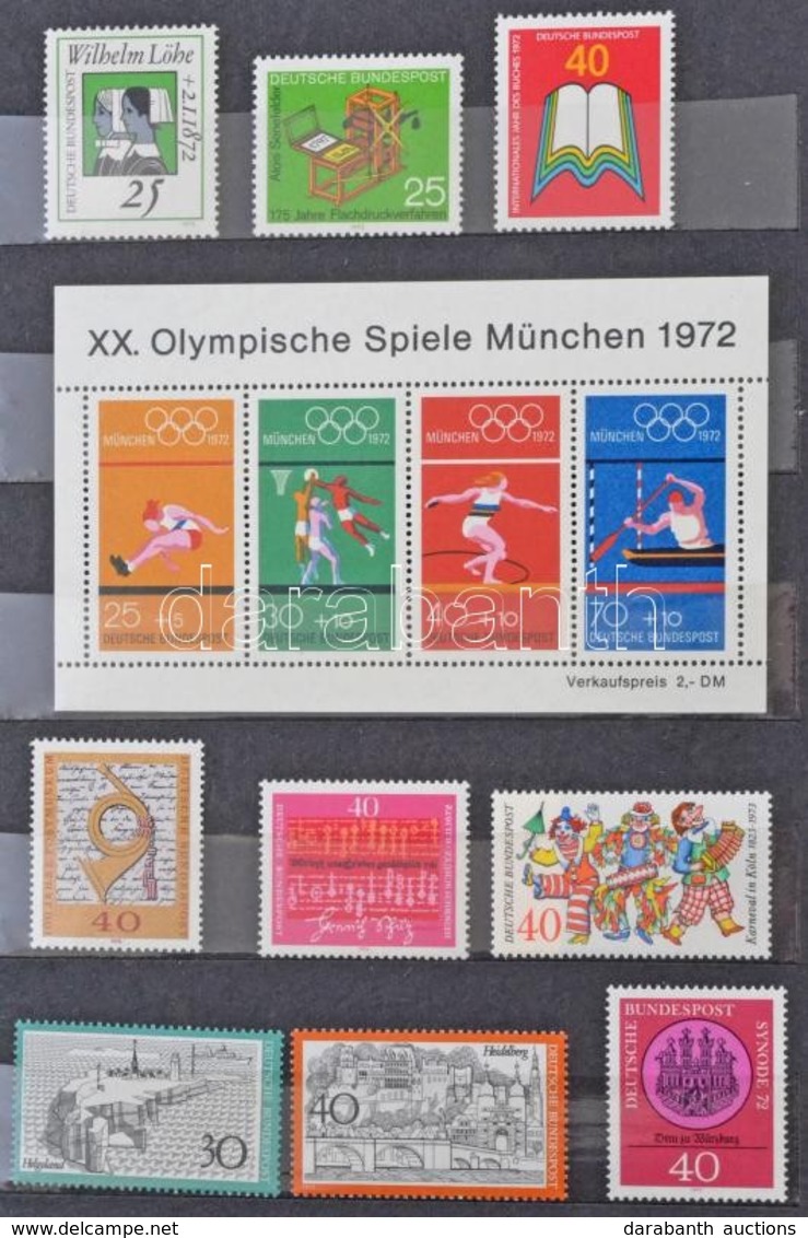 ** NSZK Tétel, Benne Bélyegek és Blokkok, Közte Sok ívszéli és ívsarki 1955-1988 8 Lapos Közepes Berakóban - Andere & Zonder Classificatie